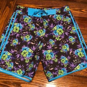 NWOT Under Armour Men’s Board-shorts Size 30